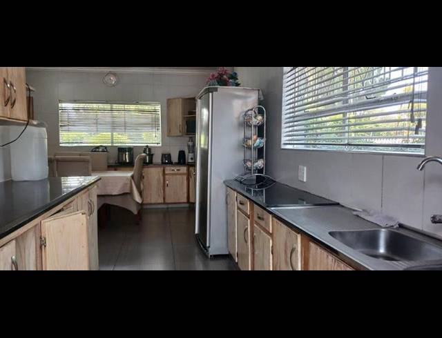 4 BEDROOM HOUSE FOR SALE IN BRACKENHURST